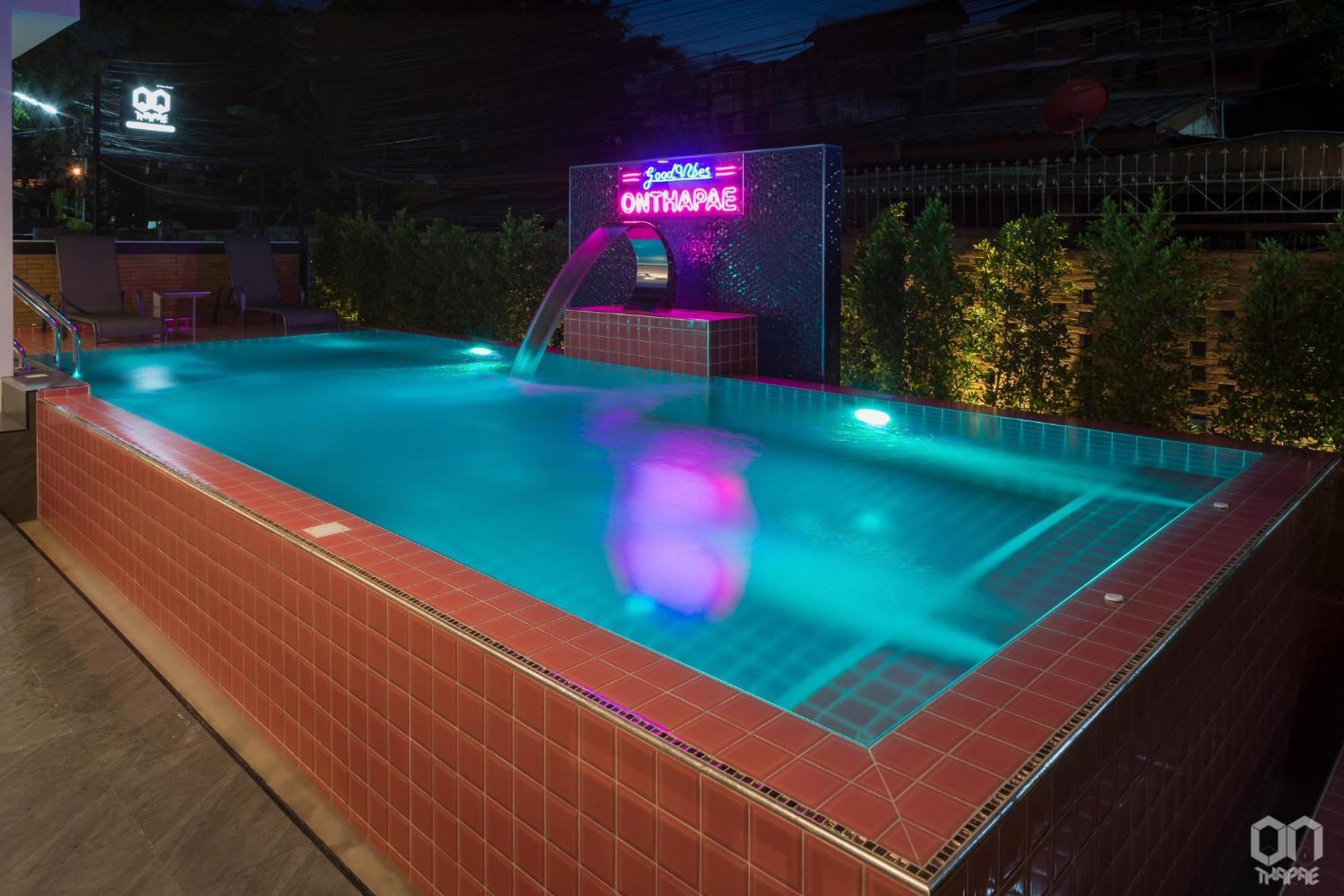 On Thapae Gate Chiangmai Hotel Csiangmaj Kültér fotó